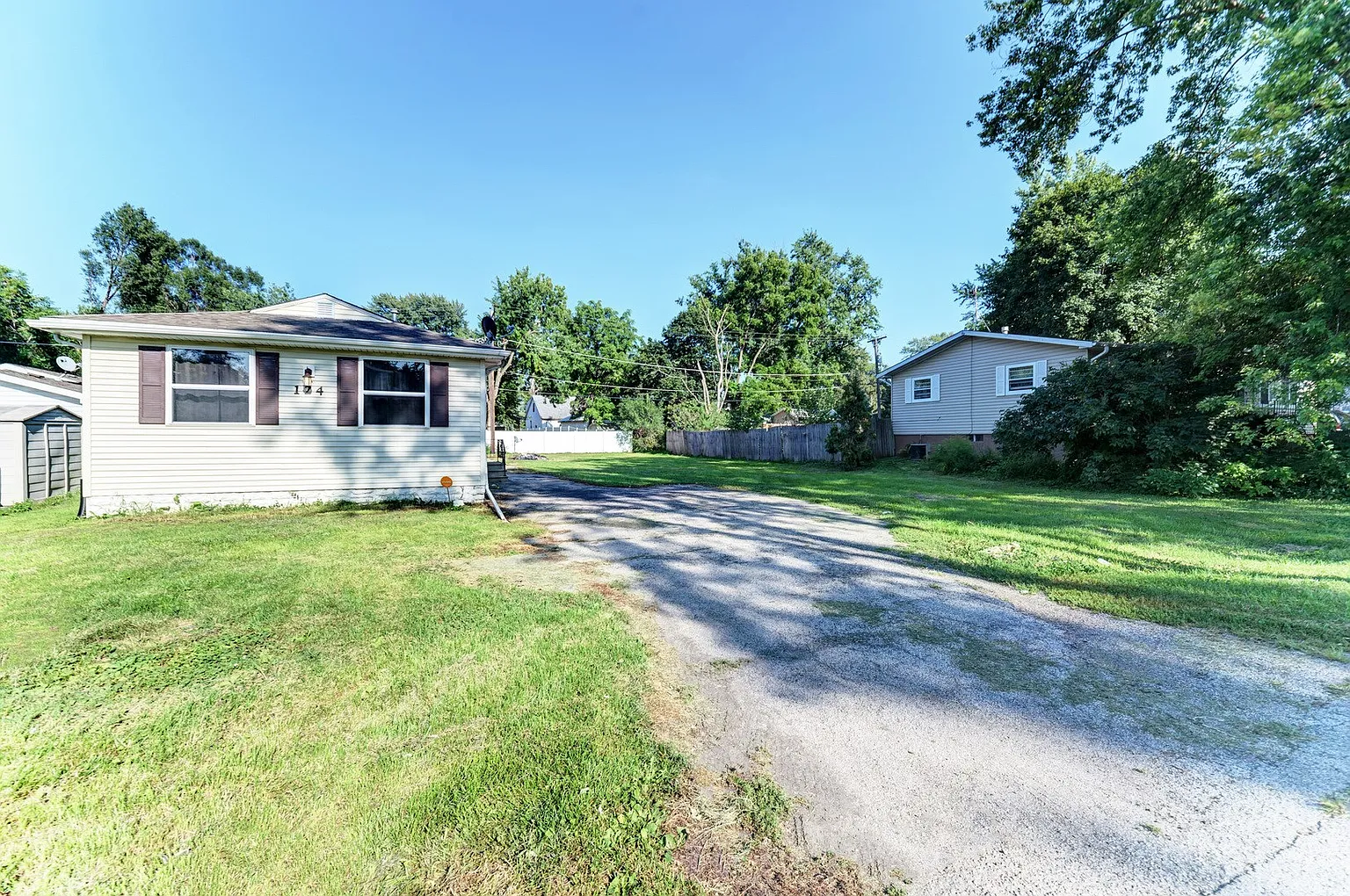 124 Schorie Ave photo 1