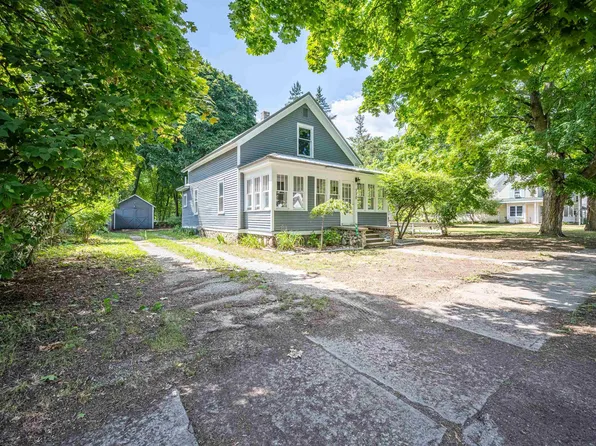 330 S Antler St, Gladwin, MI 48624