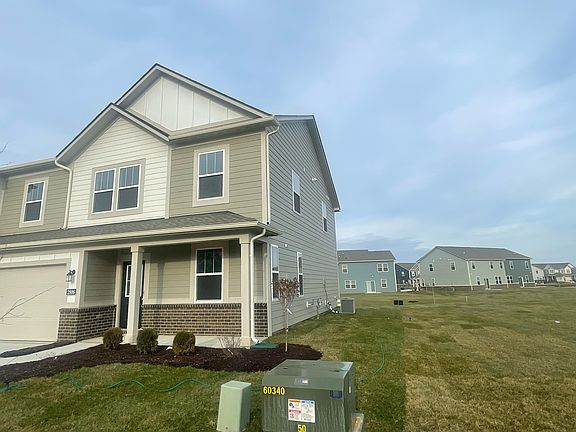 2nd image of 2886 Woods Edge Dr
