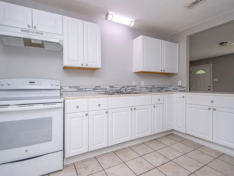4900 Trinity Dr — Photo 20