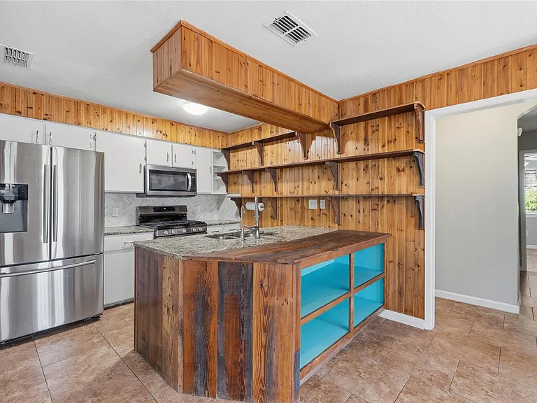 7000 Shannon Dr — Photo 13