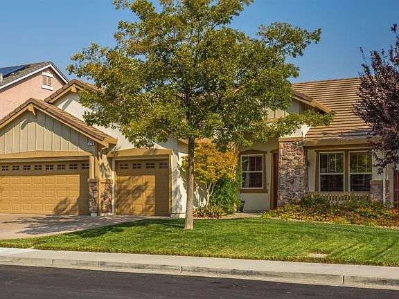 2nd image of 379 Rock Creek Cir