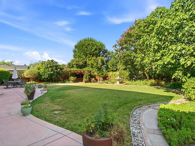 1367 Ramon Dr — Photo 3