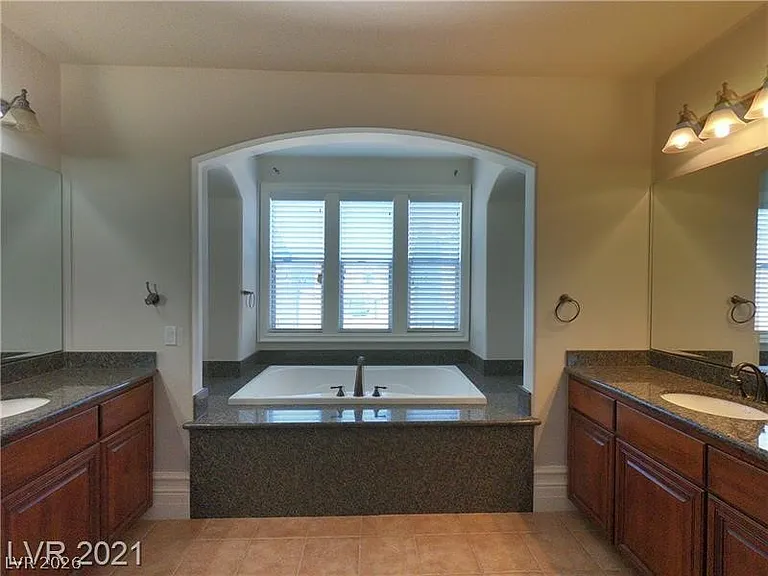 496 Via Palermo Dr — Photo 32