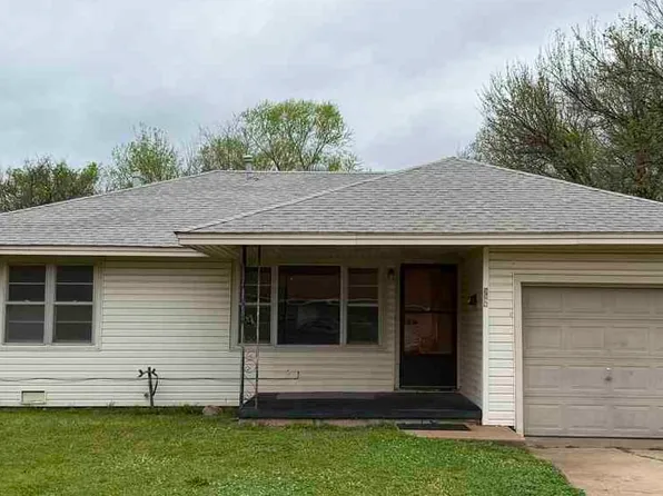 926 N Palm St, Ponca City, OK 74601