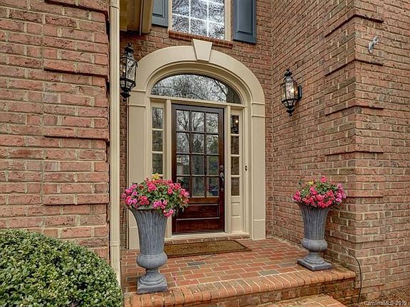 2nd image of 7416 Willesden Ln