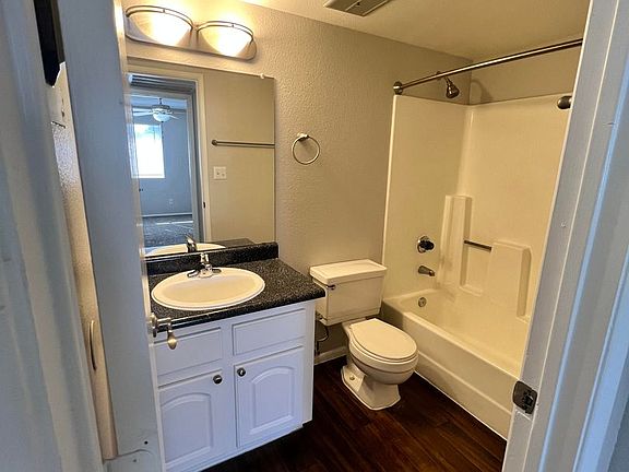 4th image of 4839 S Darrow Dr APT F252