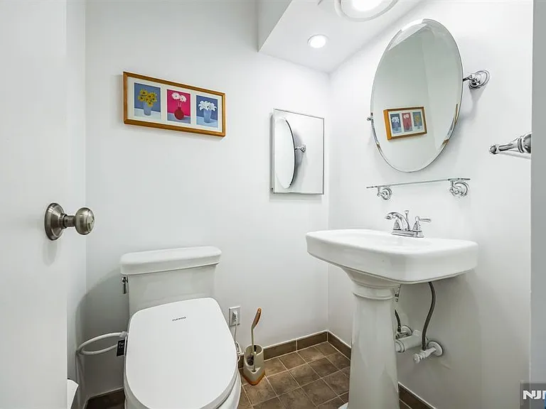 300 Winston Dr #2020 — Photo 9