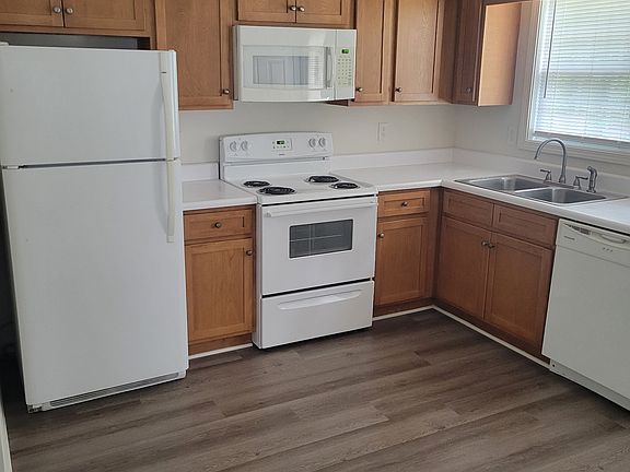 2nd image of 971 Howard Ave