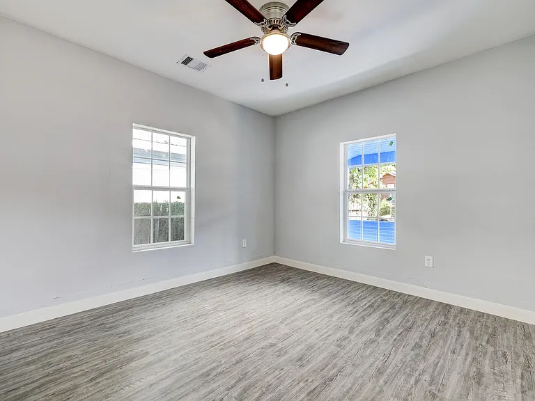 4224 Marina St — Photo 10