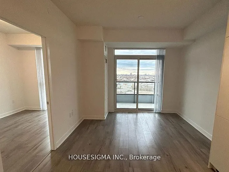 60 Honeycrisp Cres #1011 — Photo 4