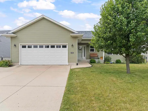 5703 Ruhd St SW, Cedar Rapids, IA 52404