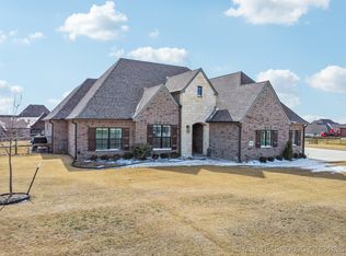 8318 E 107th St N, Owasso, OK 74055