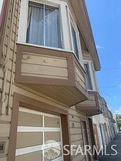 2063 Carroll Ave - Photo 2