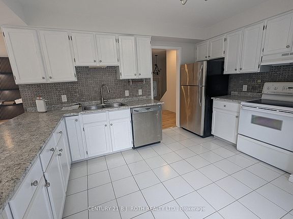 4th image of 756 Hastings Ave