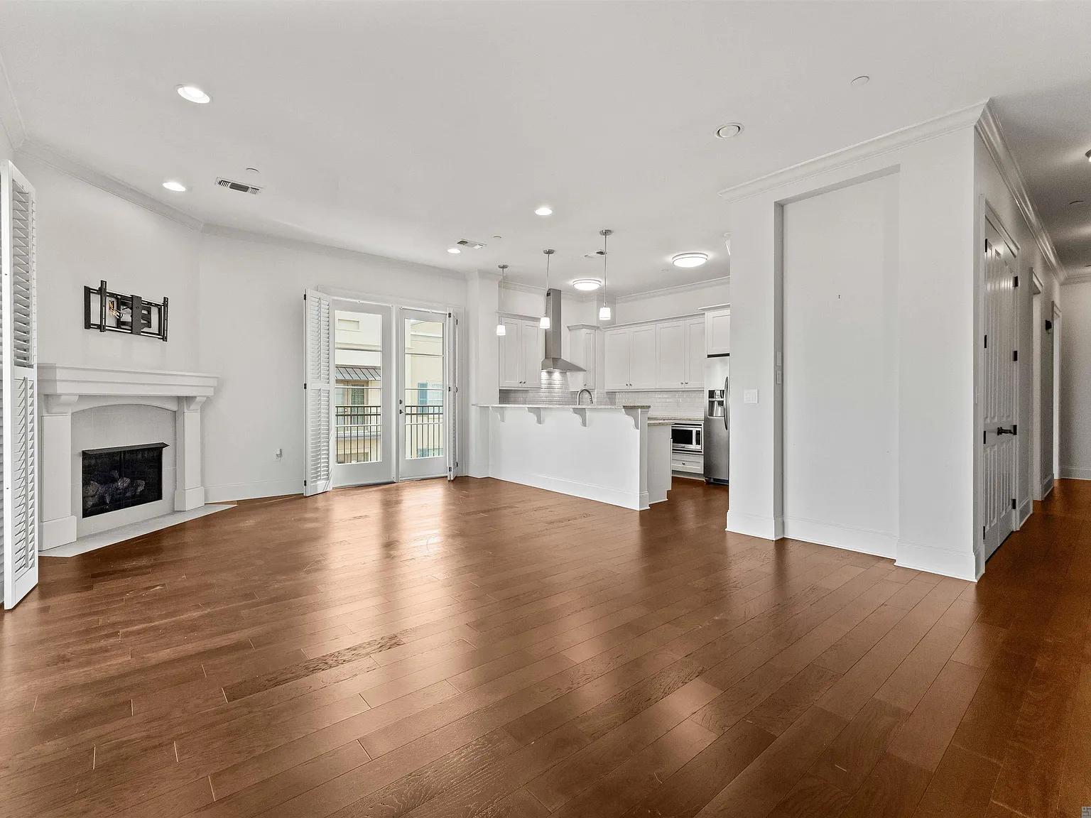 2 bed, 1339 sqft, $2,500 — Photo 4