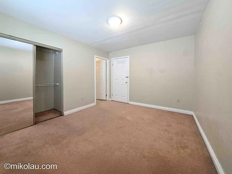 377X Burke St — Photo 4