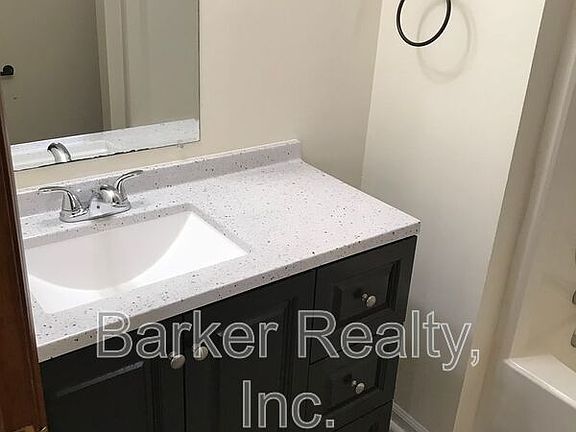 5th image of 4705 Fargo Ct APT B