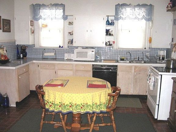 Huge Family Style Kitchen