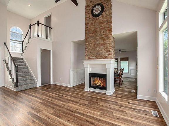 2nd image of 5916 NE Turquoise Dr