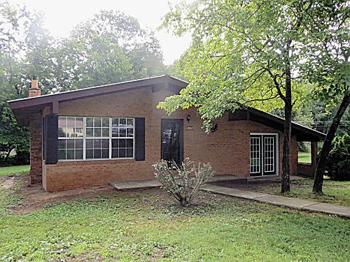 1st image of 115 Lynn Leigh Ln