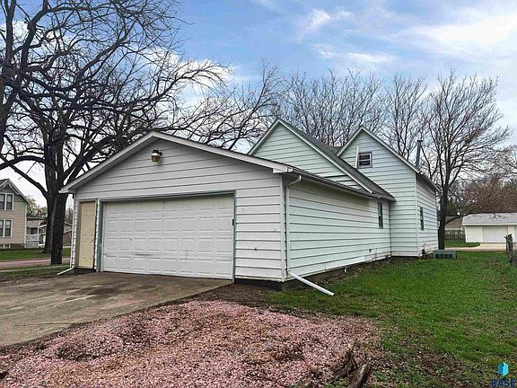 4th image of 304 N Bartlett St