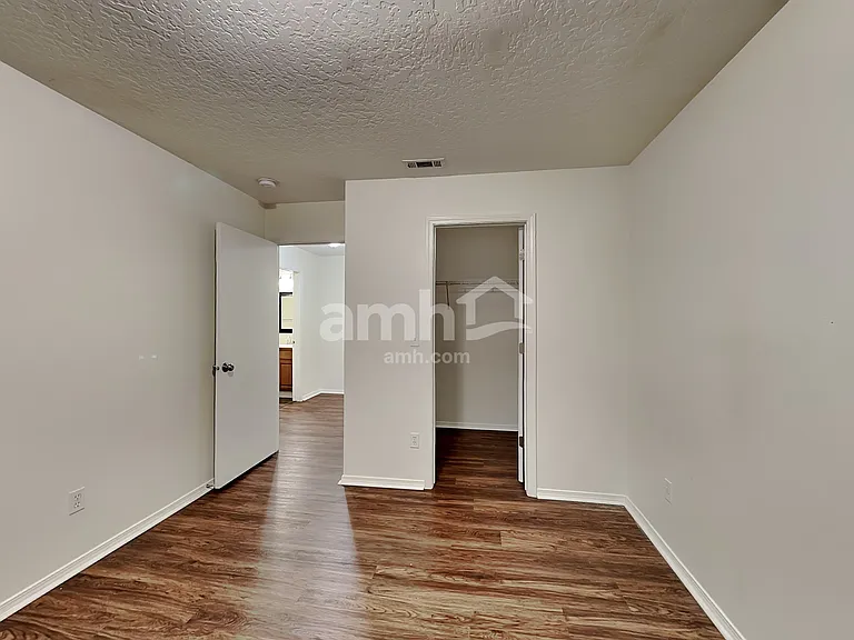 1211 N Cambrick Dr — Photo 13