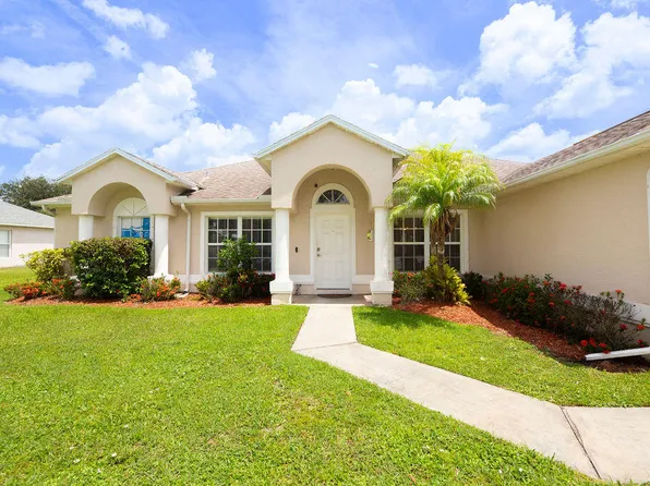 2606 Serenity Circle N, Fort Pierce, FL 34981