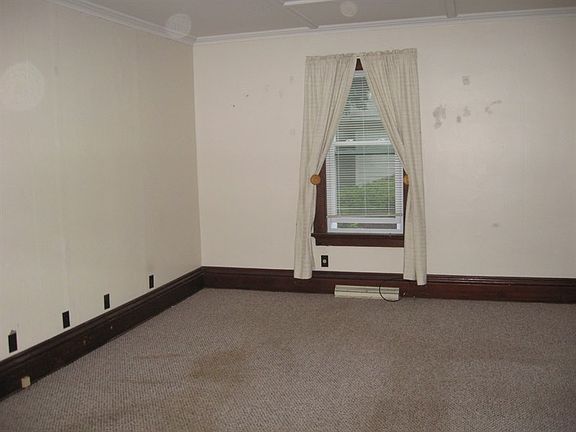 4th image of 307 Rensselaer Ave
