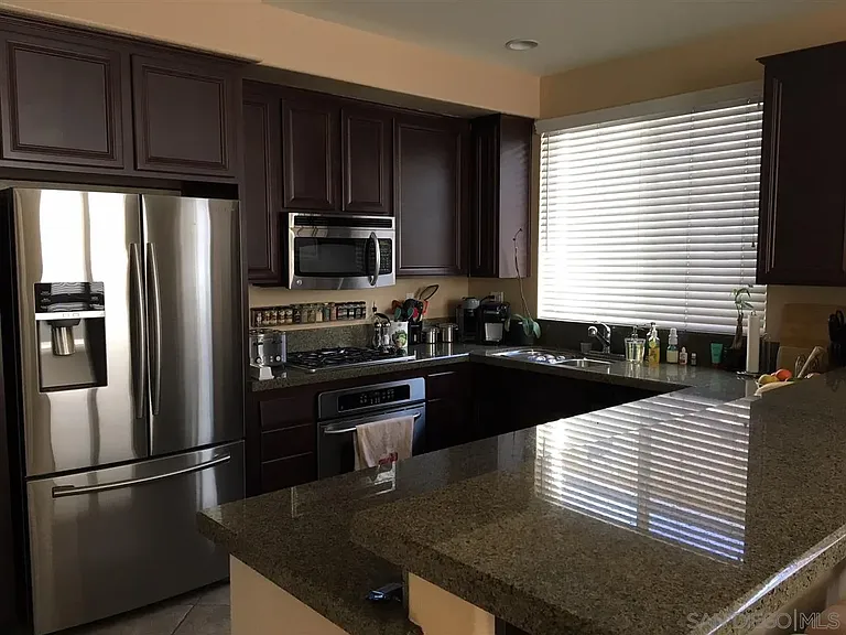3059 Sunset Canyon Dr — Photo 2