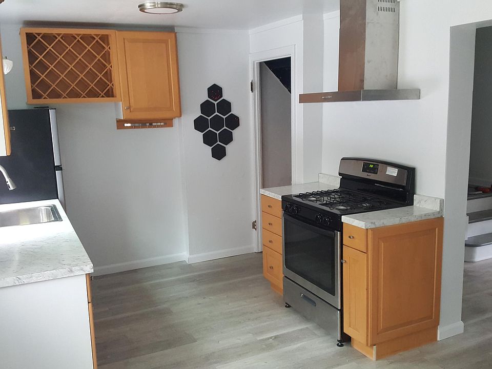 1st image of 27 W Winspear Ave