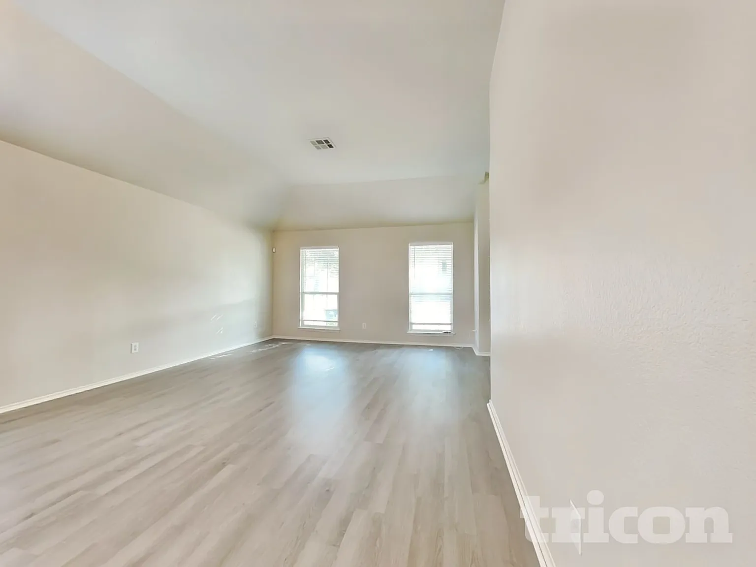 132 Snow Owl Hollow Buda TX — Photo 2