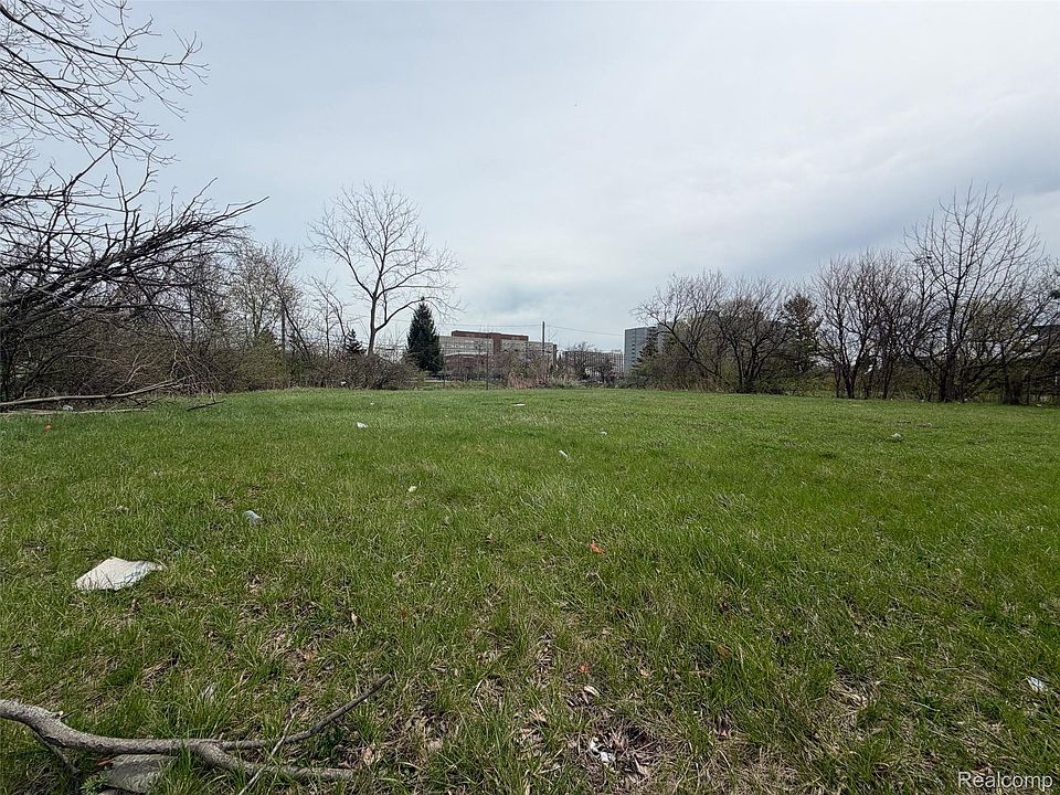 1st image of 698 Field St