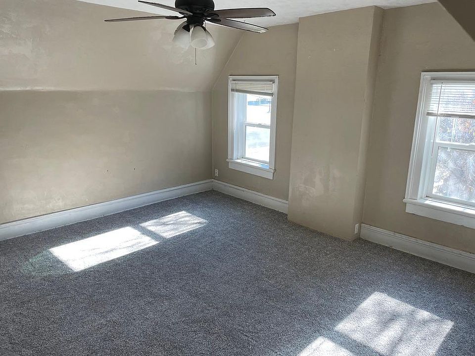 upstairs room 1 new carpet