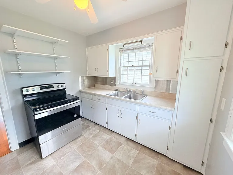 108 S 8th Ave — Photo 11