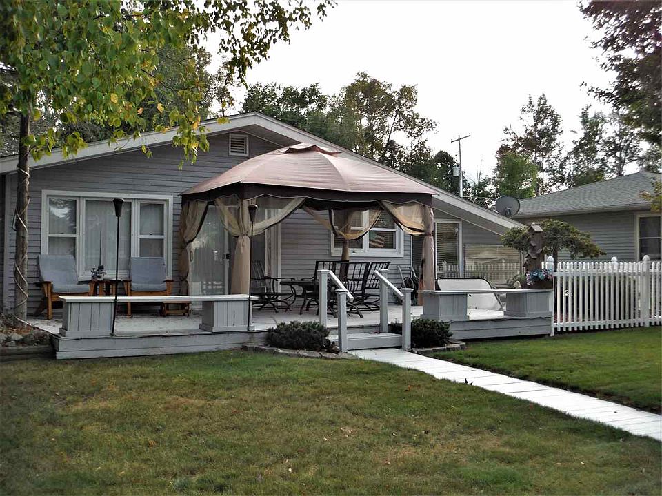1st image of 452 Ottawa Ln