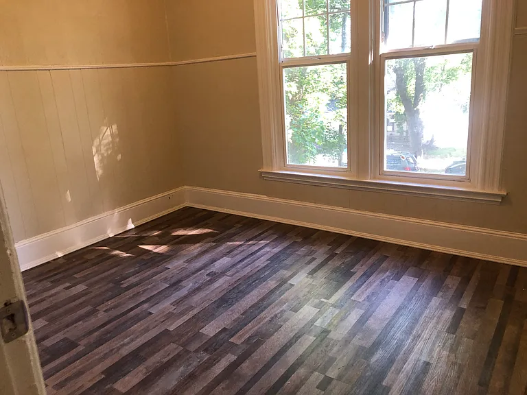 420 NE Campus St — Photo 6
