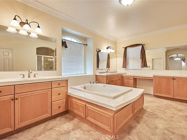 7238 San Carmela Ct — Photo 32