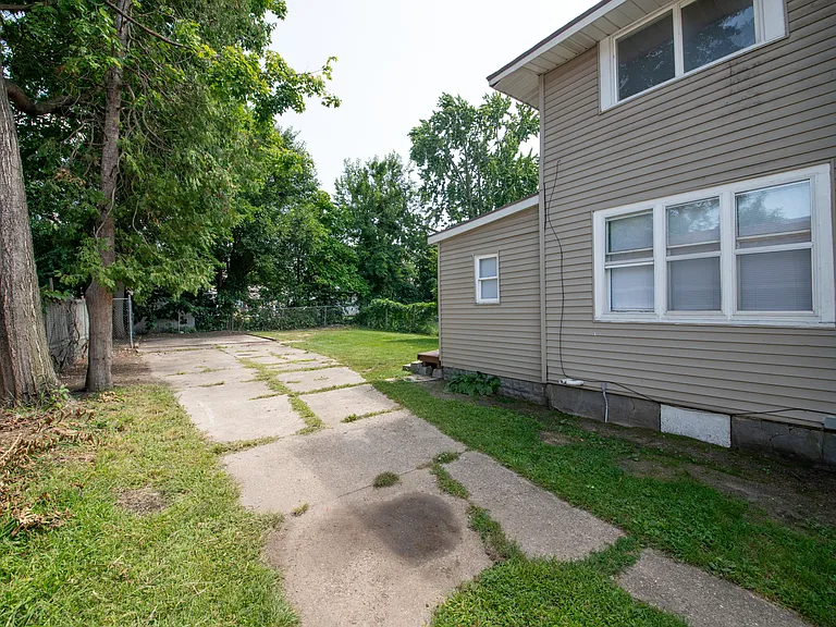 1130 Lafayette Ave SE — Photo 35