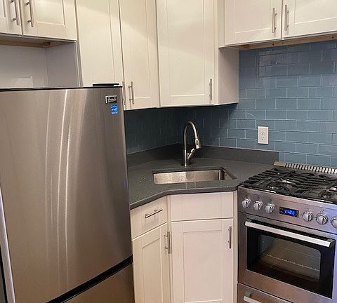 2nd image of 517 E 5th St APT 320