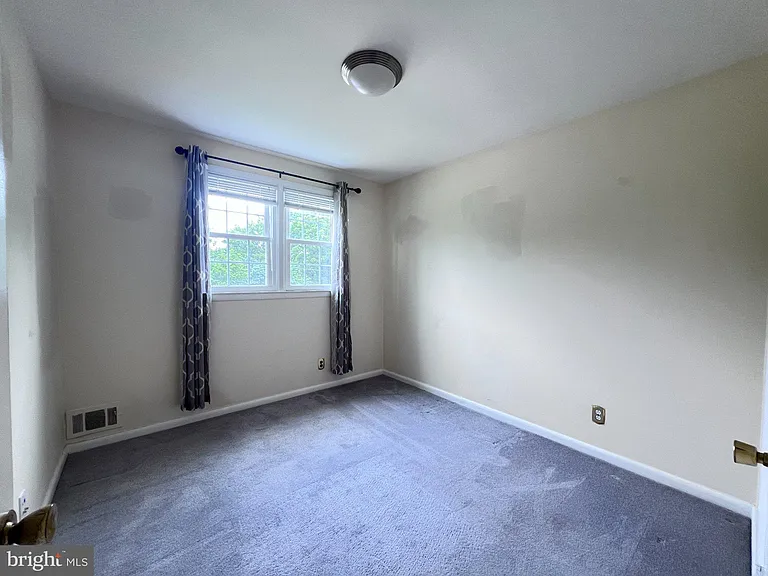 8407 Thornton Rd — Photo 21