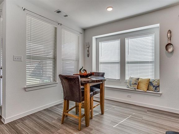 5th image of 3528 Lilac Dr