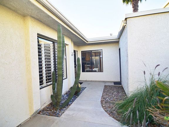 2nd image of 68561 Paseo Soria