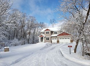 870 Wyldwood Ln, Hudson, WI 54016