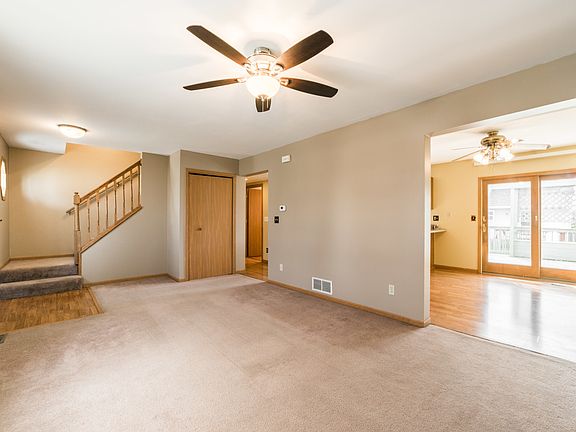 5th image of 2444 Meadow Creek Dr
