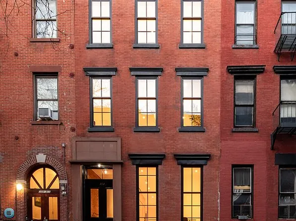 313 E 6th St #Penthouse, New York, NY 10003