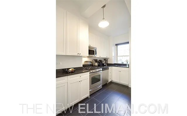 Sold by Douglas Elliman | media 18