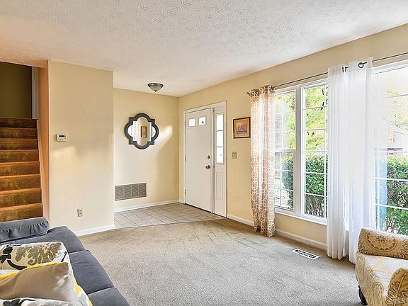 5th image of 1269 Troy Ct