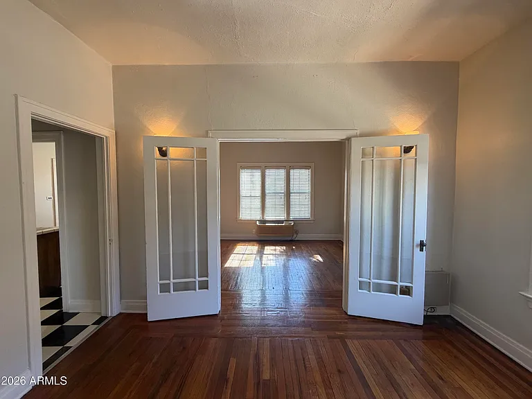 902 E Palm Ln #4 — Photo 10