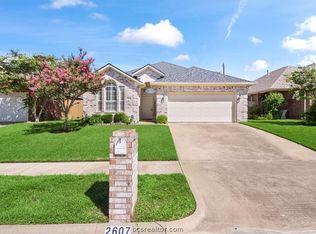 2607 Trophy Dr, Bryan, TX 77802